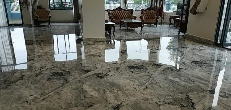 Bàn bếp đá hoa cương xanh Napoli sang trọng và dễ vệ sinh.