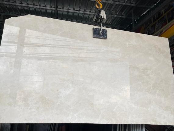 Vẻ đẹp sang trọng và độc đáo của đá Marble Marfil với gam màu kem và vân đá tinh tế