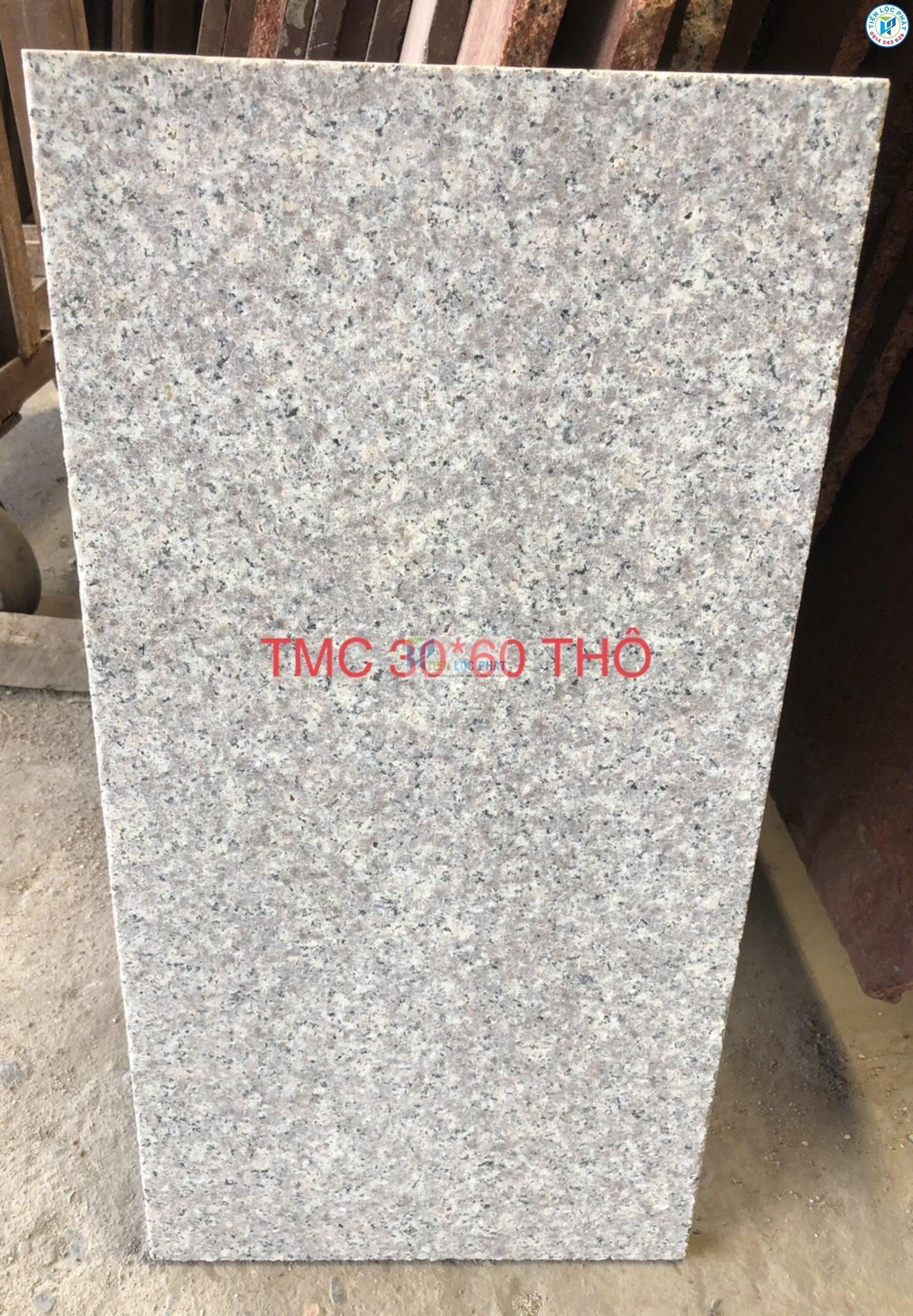 Đá màu tím hoa cà ốp tường phòng khách tạo điểm nhấn sang trọng