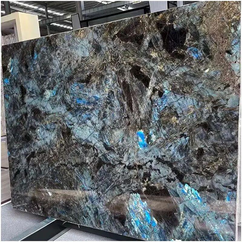 Vẻ đẹp lấp lánh của đá hoa cương vàng thạch anh ốp bếp