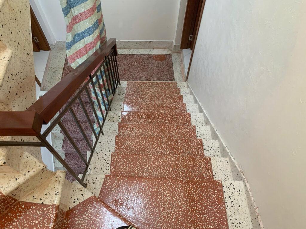 Thiết kế cầu thang đá granito đẹp và tinh tế