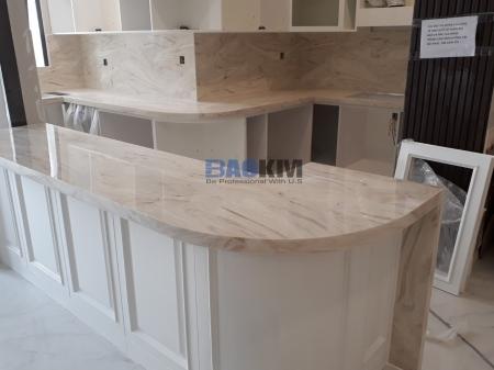 Mặt bếp bằng đá granite đen vân trắng tạo vẻ đẹp hiện đại và sang trọng cho không gian bếp